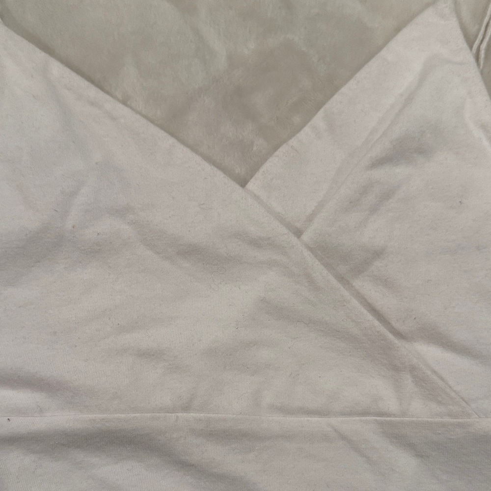 Hollister Cream Top with Silver Accent - Picture 3 of 7